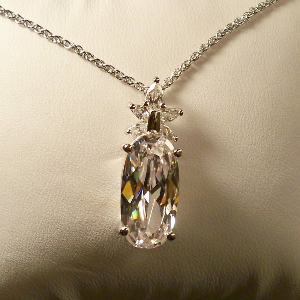 NEW Oval Cut Cubic Zirconias Silver DESIGNER Necklace